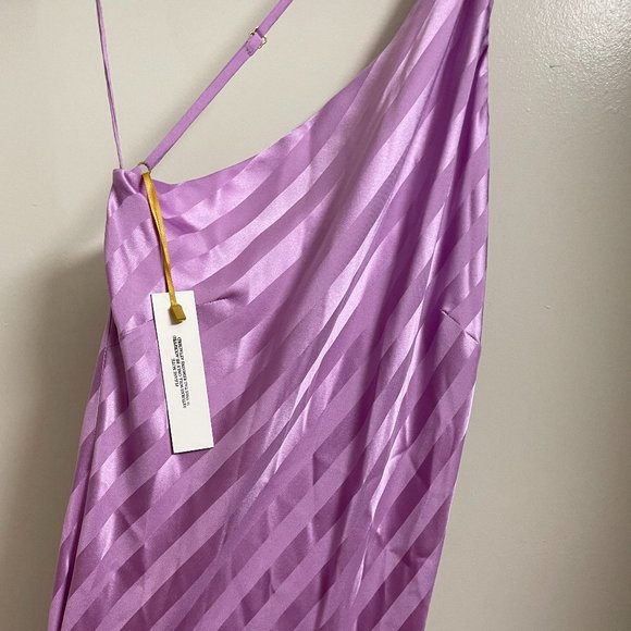 ONE SHOULDER RUFFLED DRESS - LILAC - Picture 4 of 6